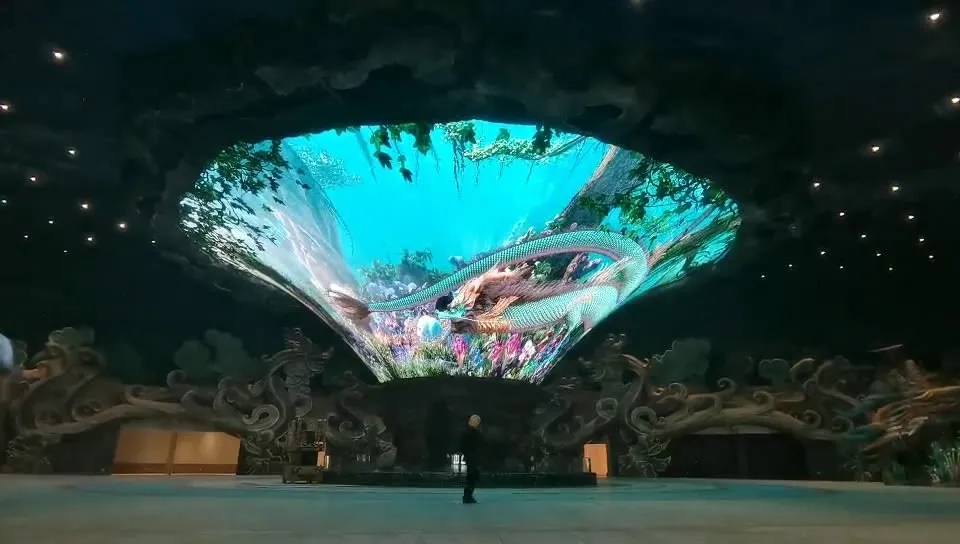 Design Freedom: Why Trumpet-Shaped LED Displays Are a Game-Changer for Architects